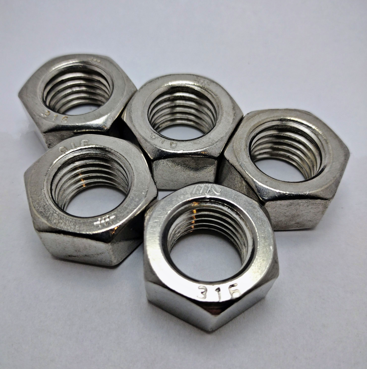 Gaskets and fasteners photo 2